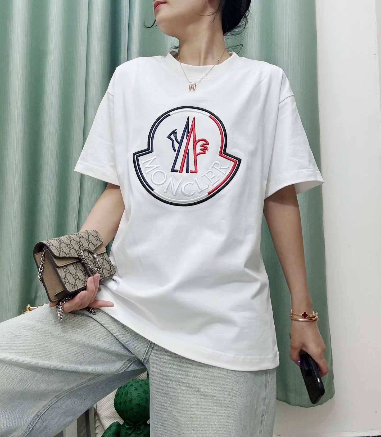 White ， Same Style